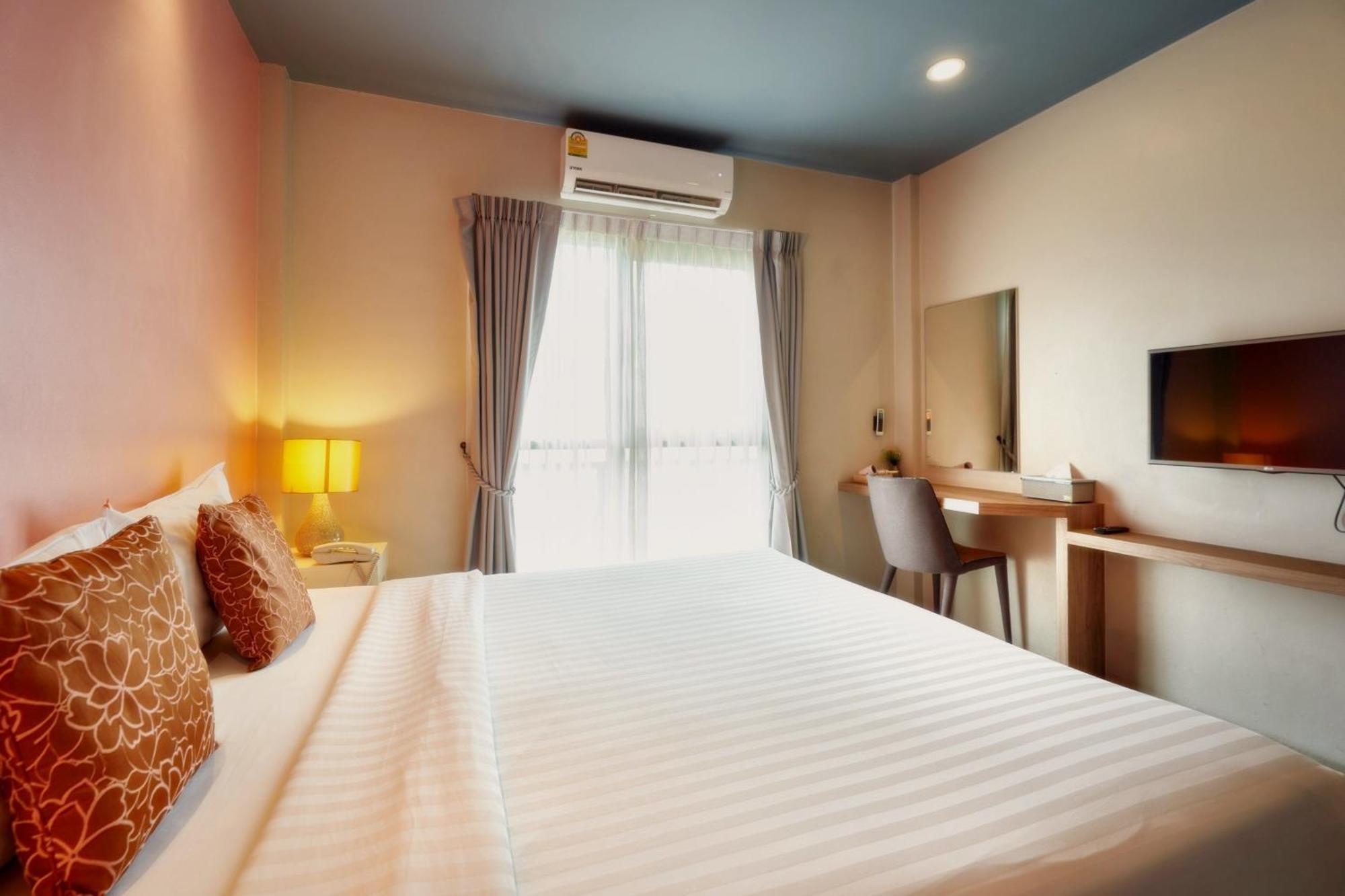 H Hotel Phrasing Chiang Mai Exterior photo