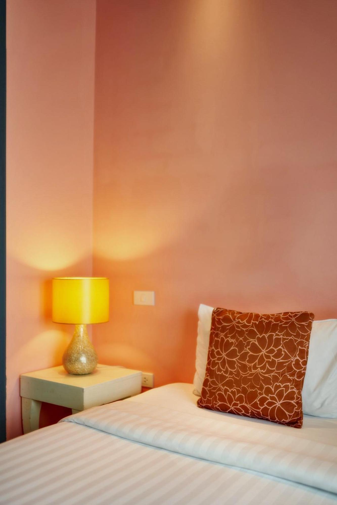 H Hotel Phrasing Chiang Mai Exterior photo