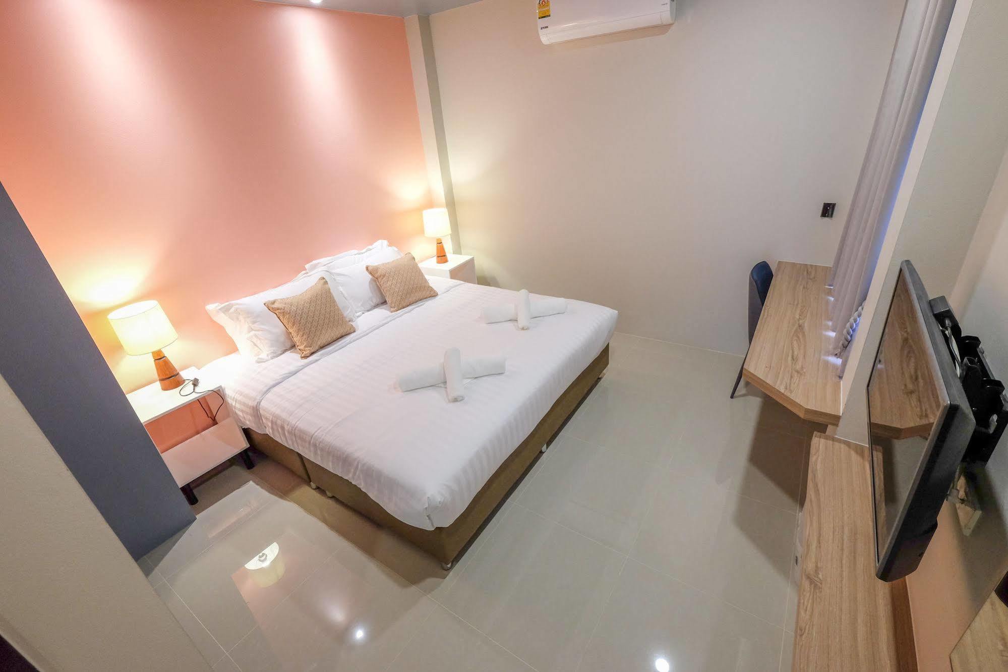 H Hotel Phrasing Chiang Mai Exterior photo